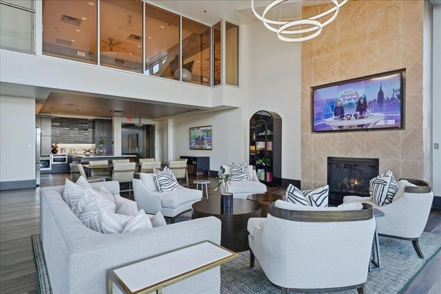 600 12th Ave S Apt 640, Nashville, TN 37203