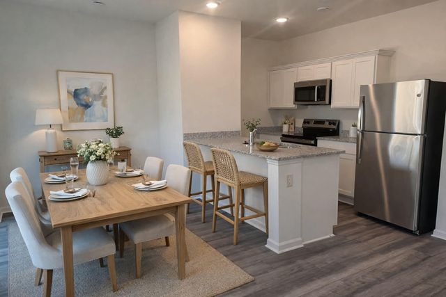 8867 Salamander Road 15, North Charleston, SC 29406