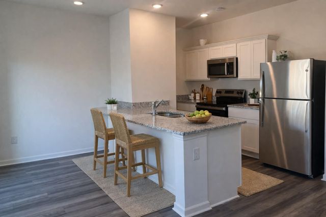 8867 Salamander Road 15, North Charleston, SC 29406