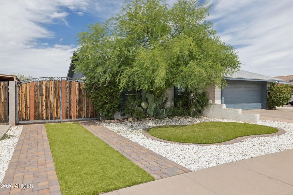 2548 E INVERNESS Avenue, Mesa, AZ 85204 — photo 5
