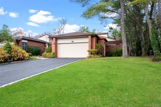 147 Darters Lane, Manhasset, NY 11030