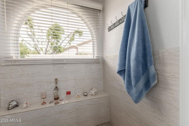 446 W MENDOZA Circle, Mesa, AZ 85210