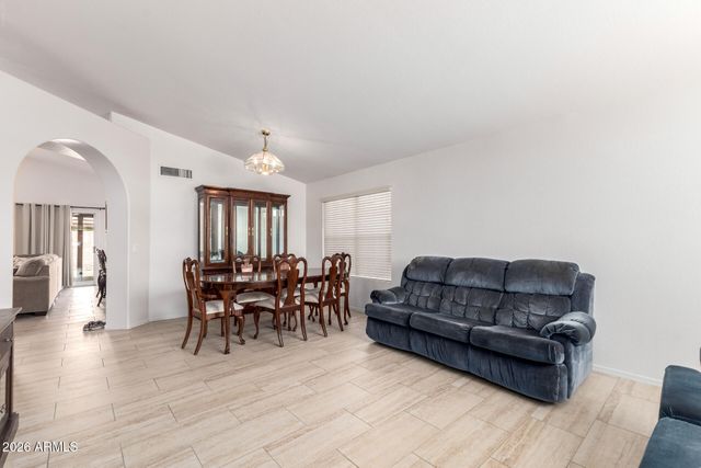 446 W MENDOZA Circle, Mesa, AZ 85210