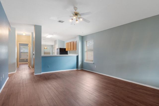 128 Star Of Texas DR, Kyle, TX 78640