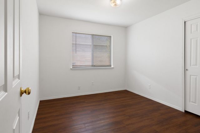 128 Star Of Texas DR, Kyle, TX 78640