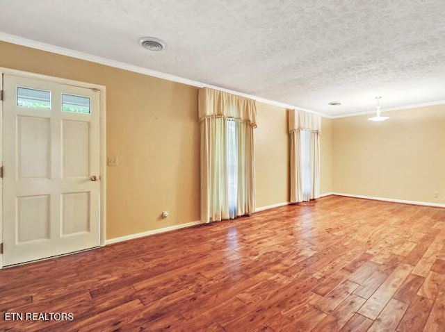 421 Warrior Lane, Harriman, TN 37748