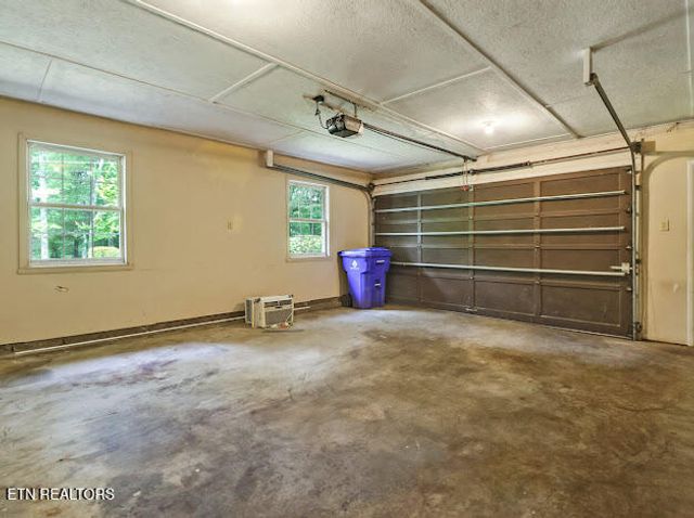 421 Warrior Lane, Harriman, TN 37748