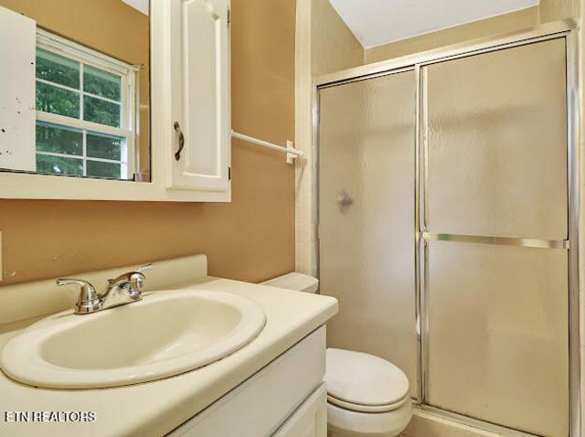 421 Warrior Lane, Harriman, TN 37748