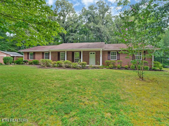 421 Warrior Lane, Harriman, TN 37748