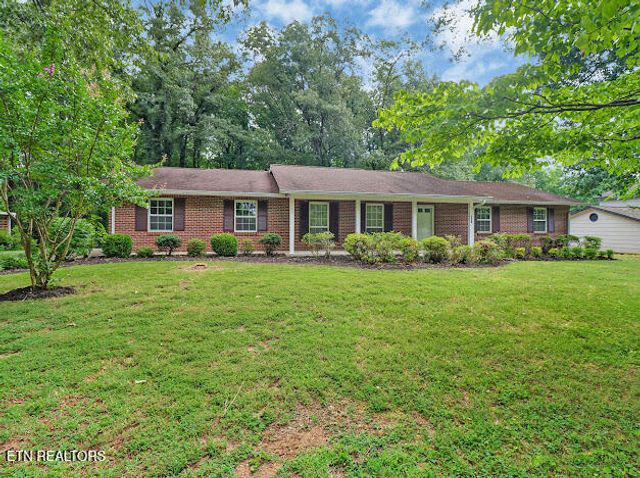 421 Warrior Lane, Harriman, TN 37748