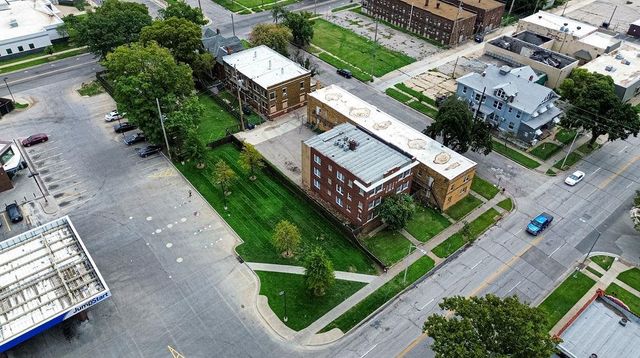 306 E Pine St, Wichita, KS 67214