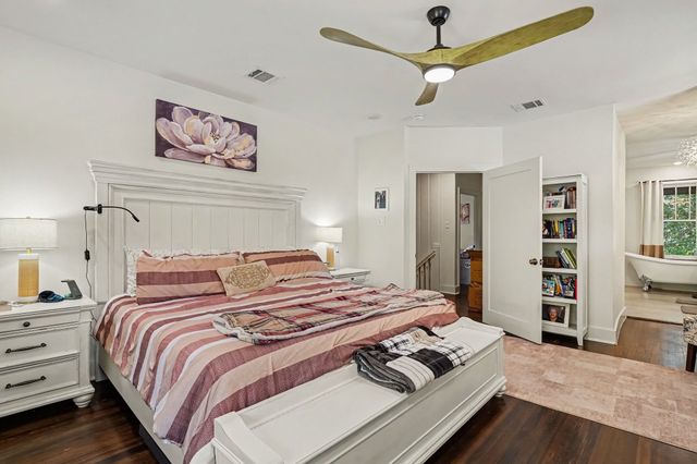 2532 6th Avenue, Fort Worth, TX 76110