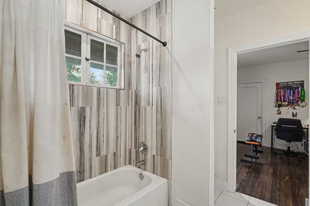 2532 6th Avenue, Fort Worth, TX 76110