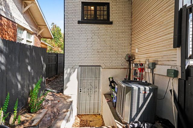 2532 6th Avenue, Fort Worth, TX 76110