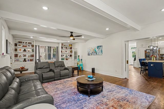 2532 6th Avenue, Fort Worth, TX 76110
