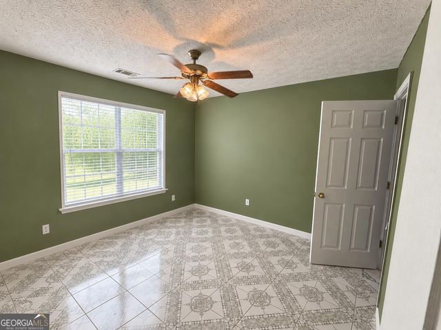 129 Hampton Brook Drive, Hampton, GA 30228