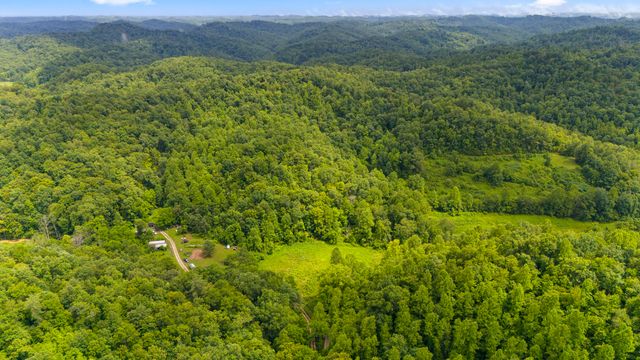 1235 Greenbrier Branch Road, Campton, KY 41301