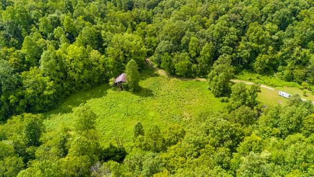 1235 Greenbrier Branch Road, Campton, KY 41301