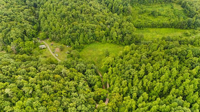1235 Greenbrier Branch Road, Campton, KY 41301