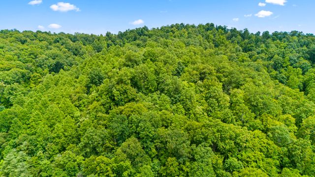 1235 Greenbrier Branch Road, Campton, KY 41301