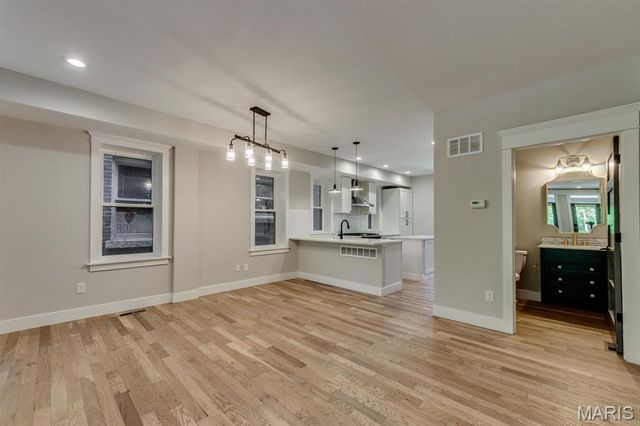 4116 Flad Avenue, St Louis, MO 63110