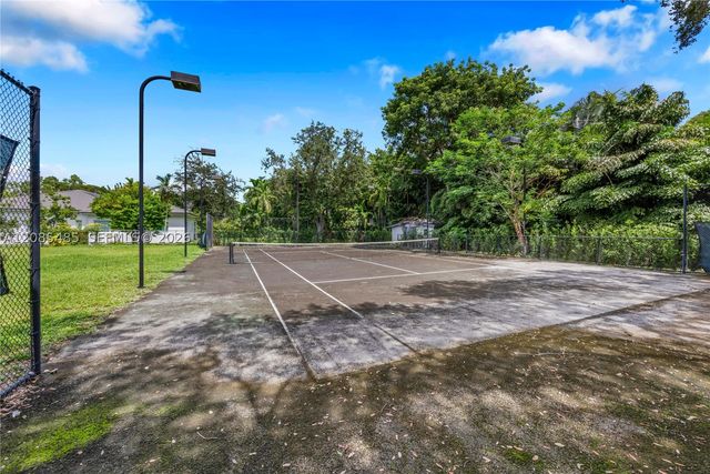 7885 SW 117th St, Pinecrest, FL 33156