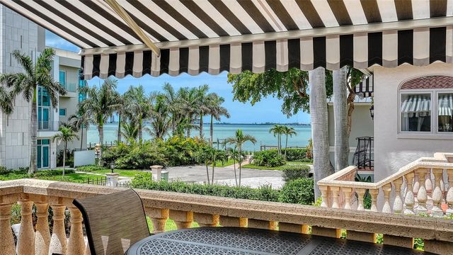 1023 TOCOBAGA LANE, Sarasota, FL 34236