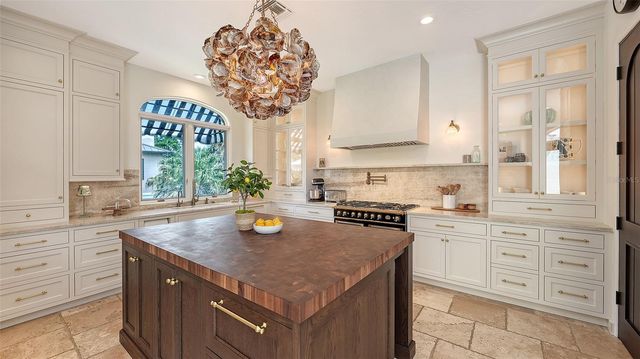 1023 TOCOBAGA LANE, Sarasota, FL 34236