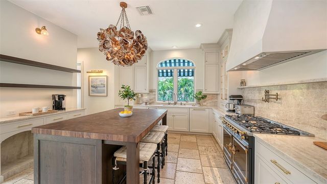 1023 TOCOBAGA LANE, Sarasota, FL 34236