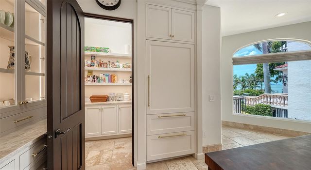 1023 TOCOBAGA LANE, Sarasota, FL 34236