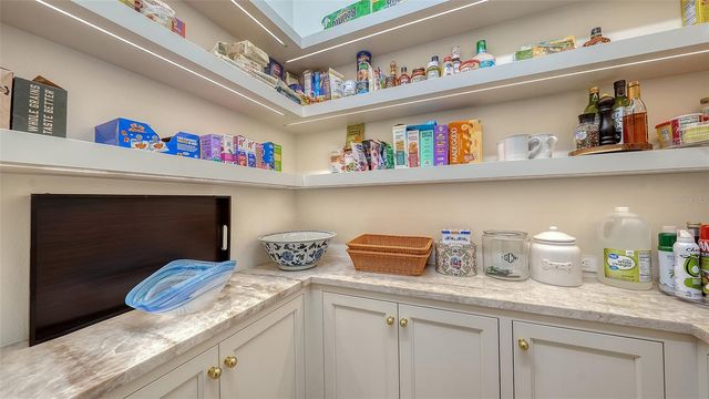 1023 TOCOBAGA LANE, Sarasota, FL 34236