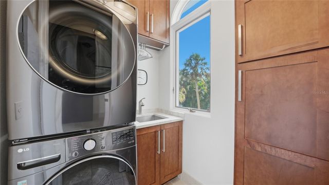1023 TOCOBAGA LANE, Sarasota, FL 34236