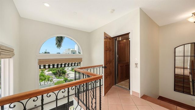 1023 TOCOBAGA LANE, Sarasota, FL 34236
