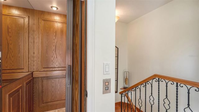 1023 TOCOBAGA LANE, Sarasota, FL 34236