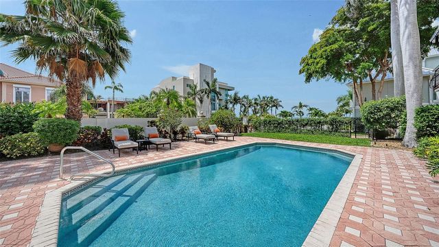 1023 TOCOBAGA LANE, Sarasota, FL 34236