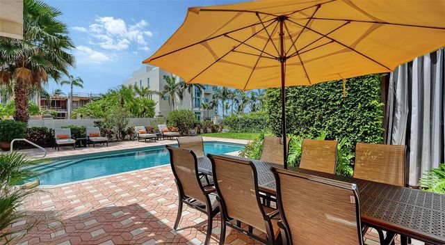 1023 TOCOBAGA LANE, Sarasota, FL 34236