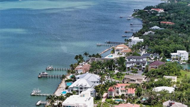 1023 TOCOBAGA LANE, Sarasota, FL 34236
