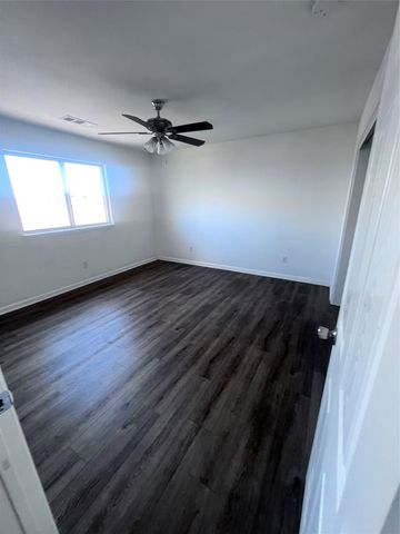 313 Lead Creek Drive, Fort Worth, TX 76131