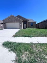 313 Lead Creek Drive, Fort Worth, TX 76131