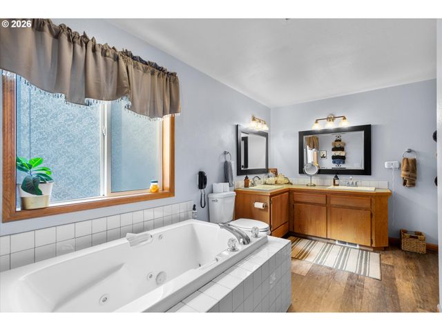 313 Ne 353RD Ave, Washougal, WA 98671