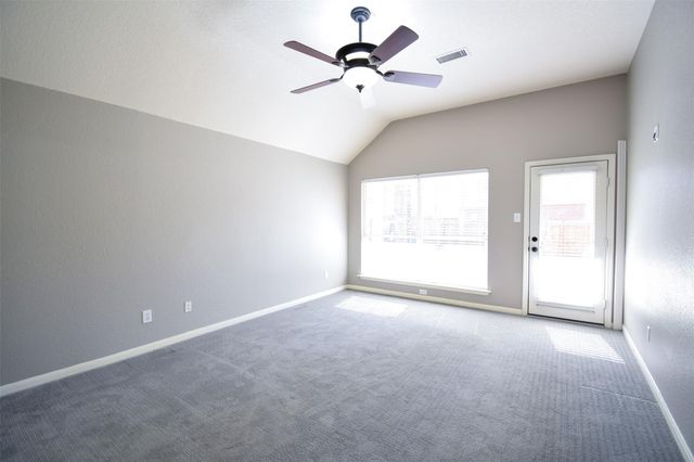 31 Rolling Ridge Court, Conroe, TX 77385