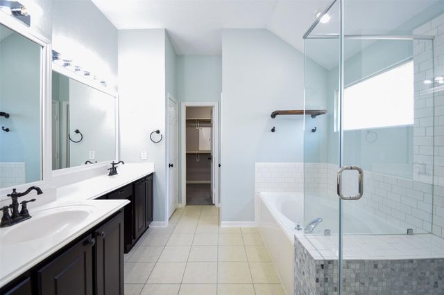 31 Rolling Ridge Court, Conroe, TX 77385