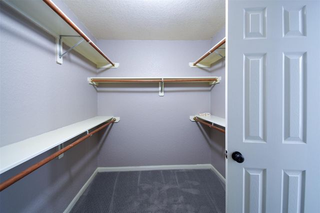 31 Rolling Ridge Court, Conroe, TX 77385