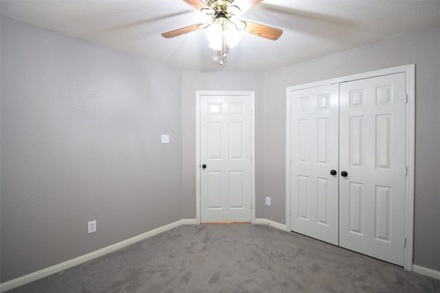 31 Rolling Ridge Court, Conroe, TX 77385