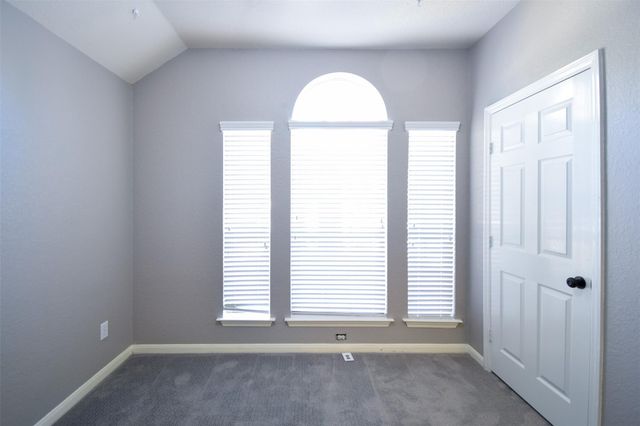 31 Rolling Ridge Court, Conroe, TX 77385