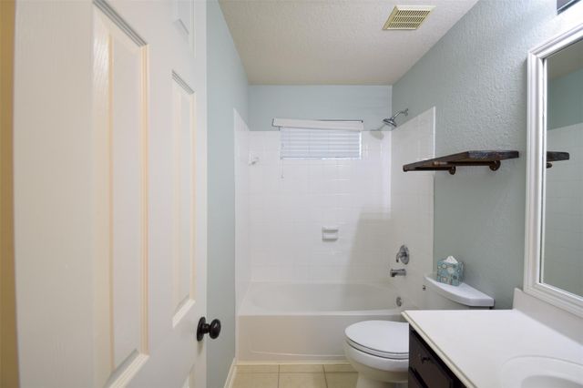 31 Rolling Ridge Court, Conroe, TX 77385