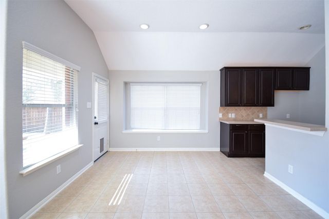 31 Rolling Ridge Court, Conroe, TX 77385