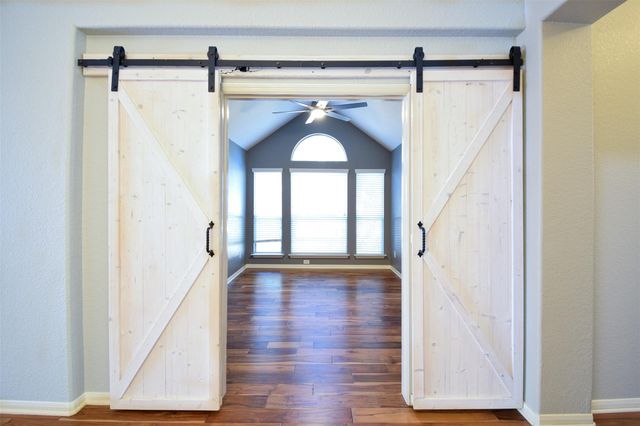 31 Rolling Ridge Court, Conroe, TX 77385