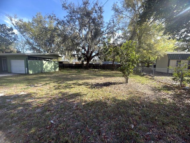 2103 VINE STREET, Leesburg, FL 34748