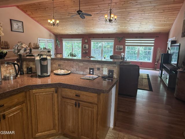 747 Gists Creek Road, Sevierville, TN 37876